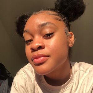 Meet your Posher, Deborah